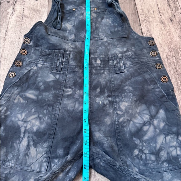 Anthropologie The Wanderer Tie Dye Overalls 27/4 Jumpsuit Blue Straight Leg NEW - Picture 7 of 10